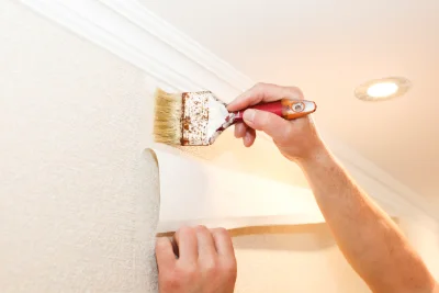 Pose de papier peint à Barretaine — revêtements muraux et toiles de verre
